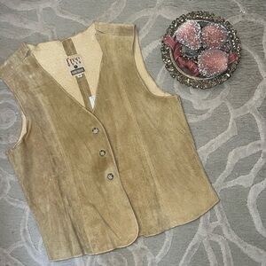 NWT🌷FREE WEAR BY JONATHAN HOENSCHEIDT🌷Tan suede leather vest